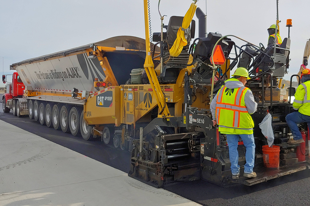 Paving control systems example for Sitech Louisiana with a paving matching on a construction site.